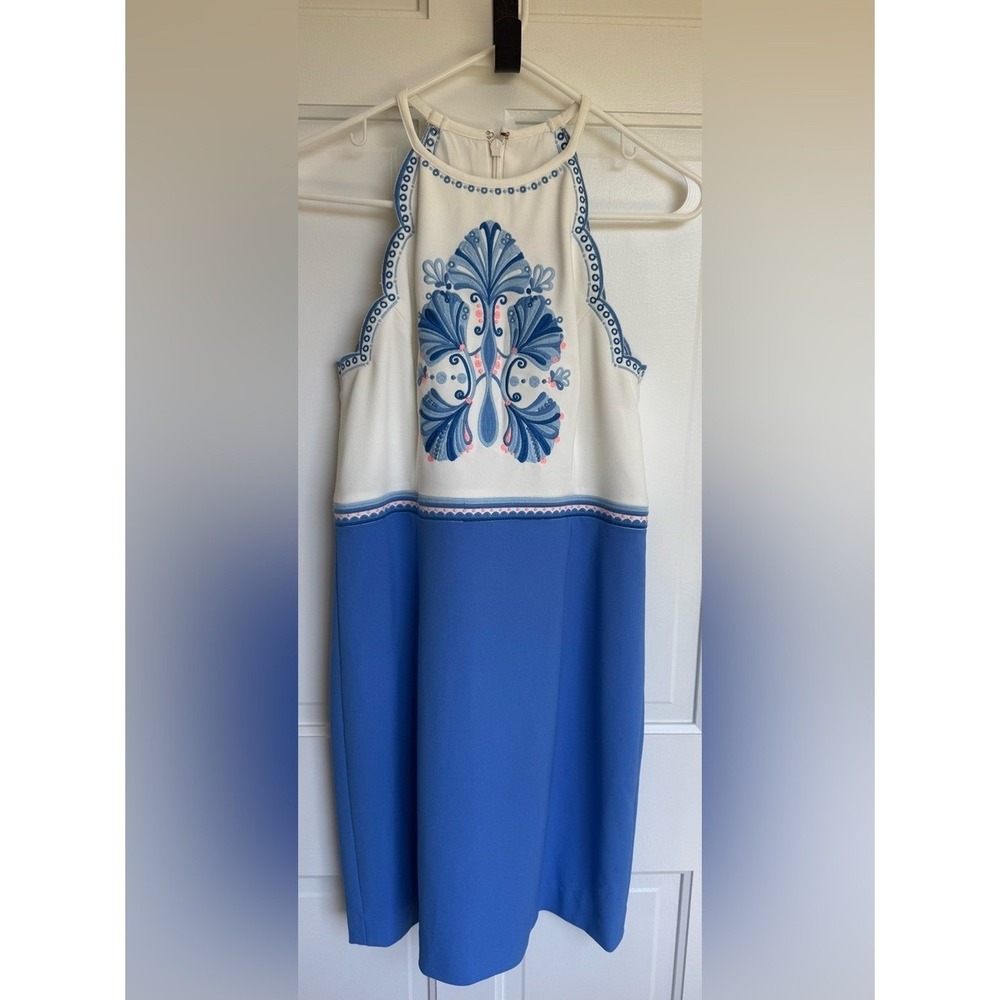 Lilly Pulitzer Blue White Embroidered‎ Scallop Trim Shift Dress